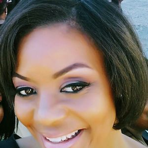 Meet your Posher, Nikia